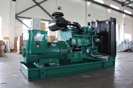 遵化320kw康明斯柴油发电车出租